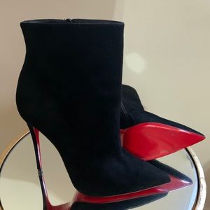 Christian Louboutin Black Suede The So Kate Booty